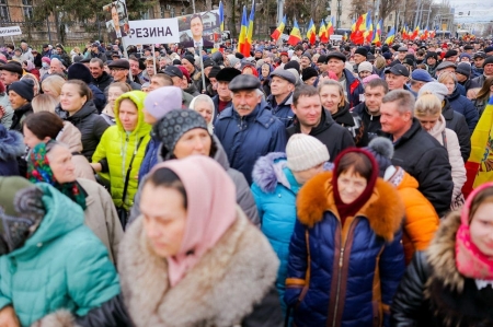 "Требуем от правительства оплатить наши счета". В Кишиневе проходит митинг протеста