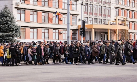 "Требуем от правительства оплатить наши счета". В Кишиневе проходит митинг протеста