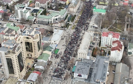 "Требуем от правительства оплатить наши счета". В Кишиневе проходит митинг протеста