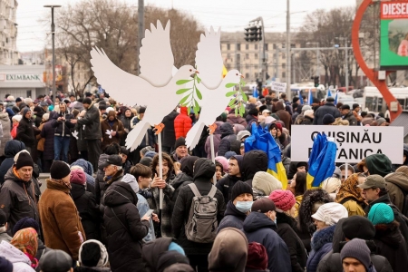 Массовые протесты в Кишиневе: люди перекрыли дороги и требуют отставки власти