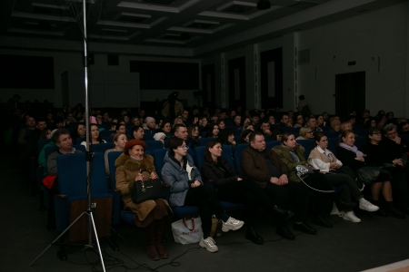 (ФОТО) Театралы поддержали акцию по сбору денег для жительницы Гагаузии