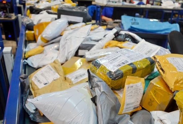 Вниманию тех, кто ждет посылку! «Почта Молдовы» предупредила об SMS-мошенничестве
