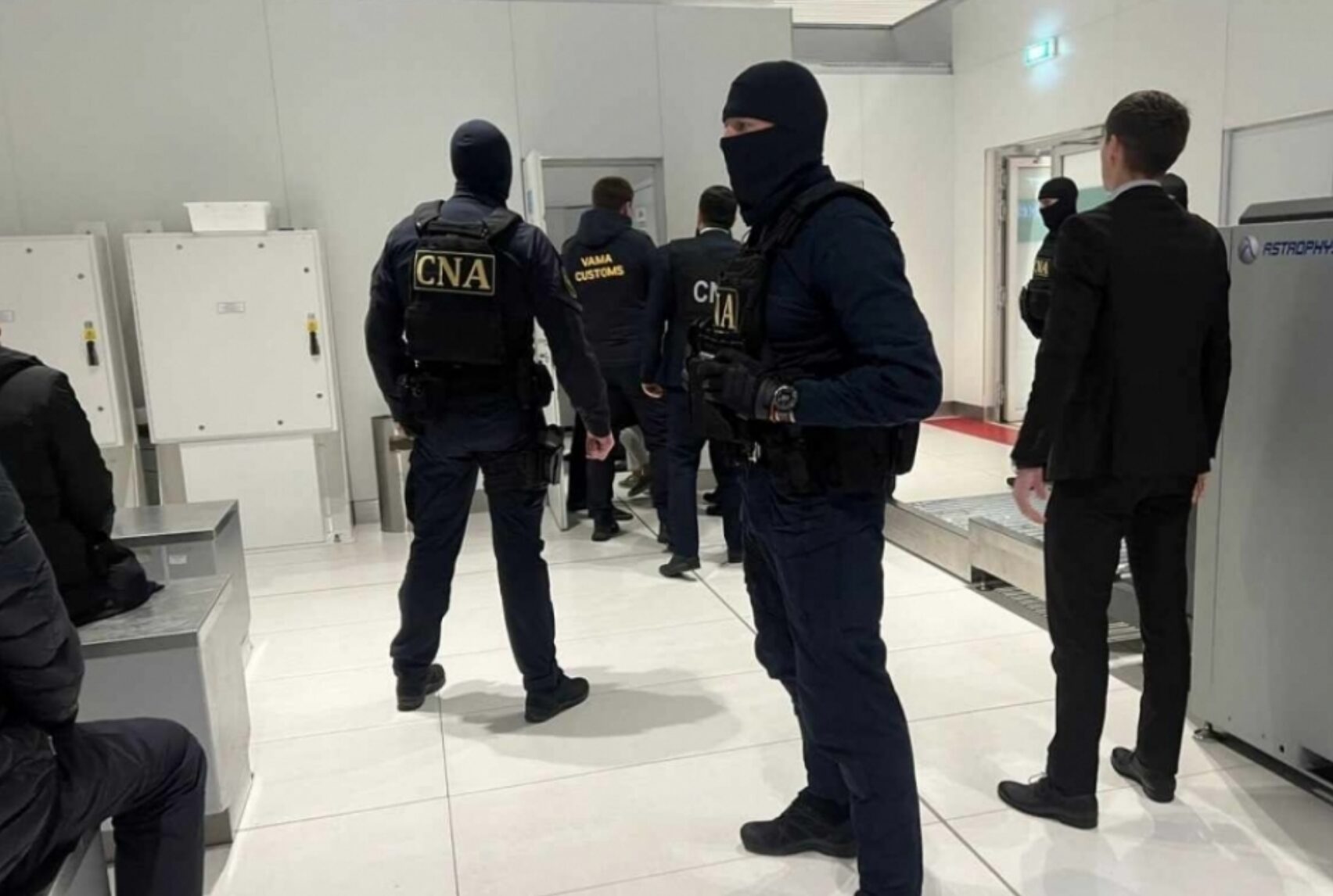 Дети депутатов от PAS и ПСРМ задержаны за коррупцию в аэропорту