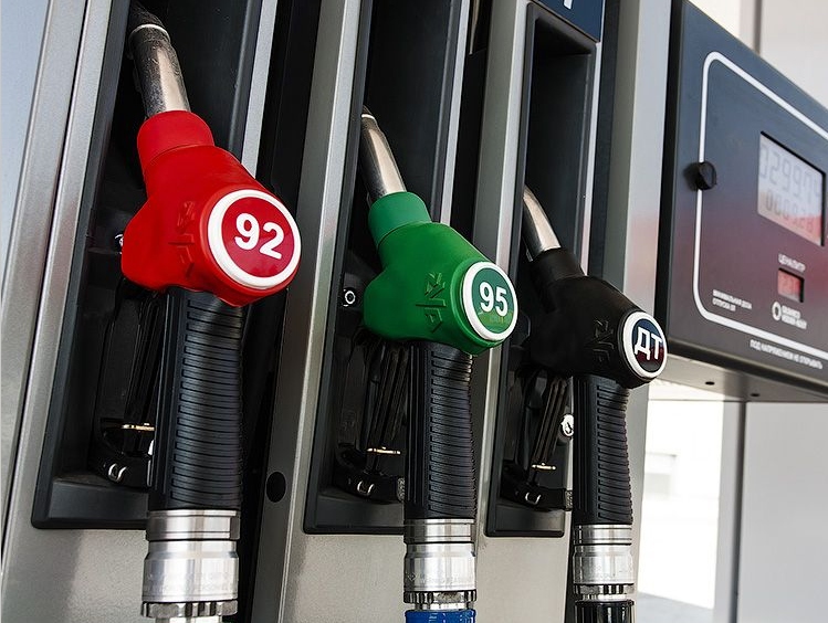 В Молдове продолжают снижаться цены на топливо